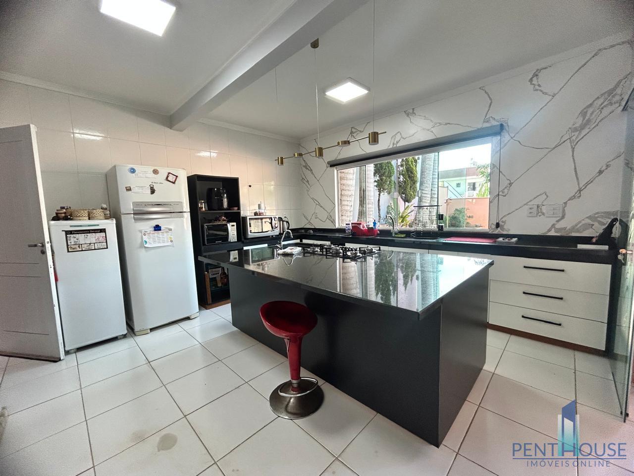 Casa, 3 quartos, 240 m² - Foto 4