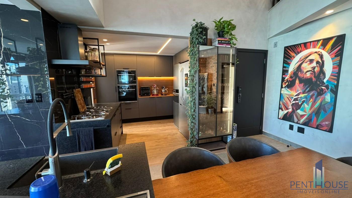 Cobertura, 3 quartos, 210 m² - Foto 4