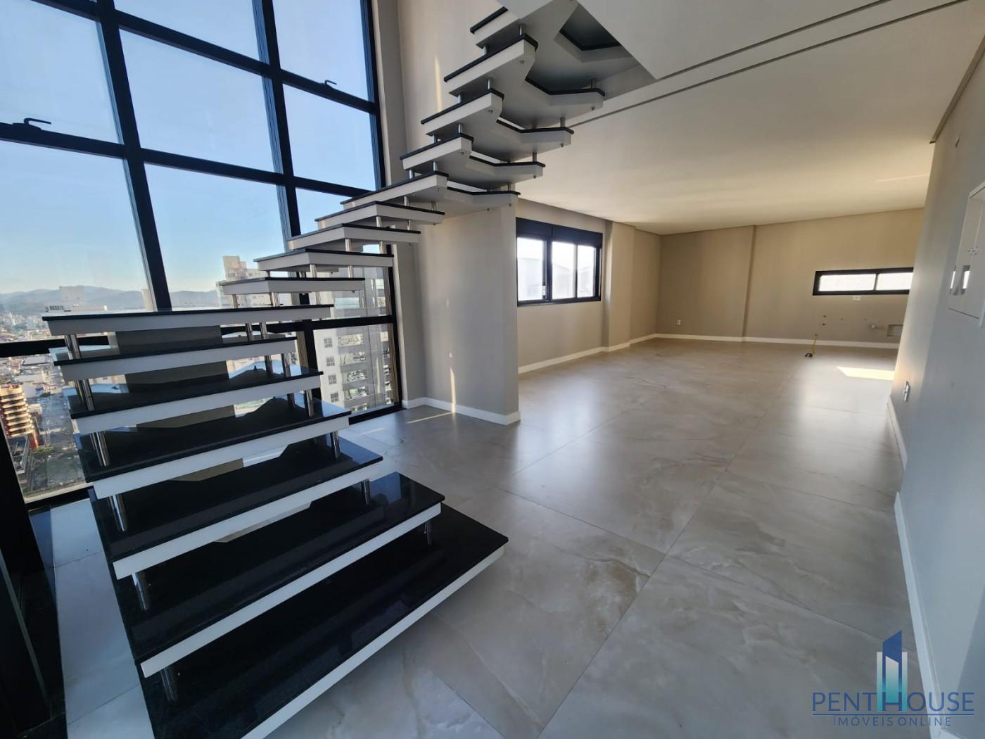 Cobertura, 3 quartos, 210 m² - Foto 1