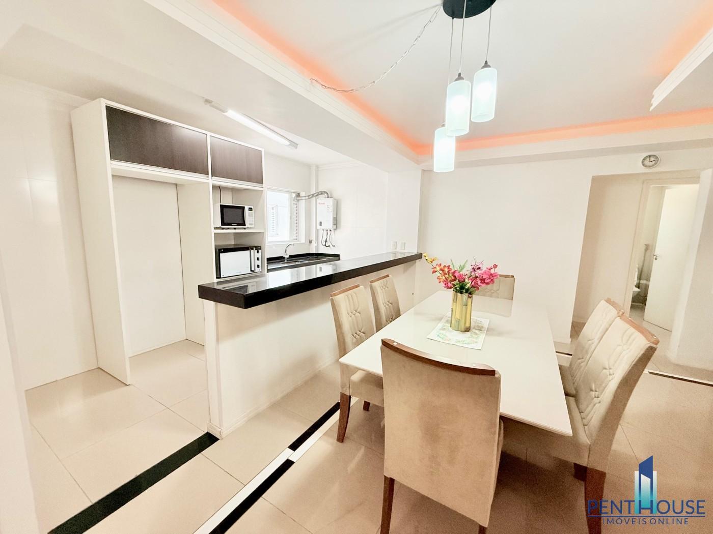 Cobertura, 3 quartos, 216 m² - Foto 2